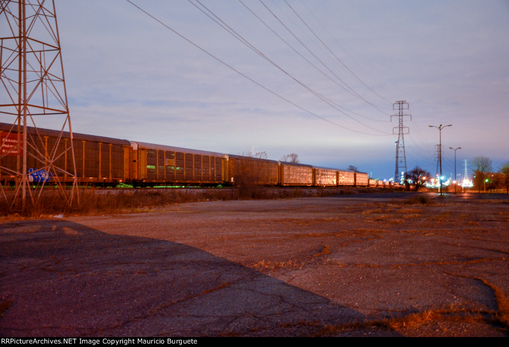 Autoracks and Intermodal train at Oakwood yard